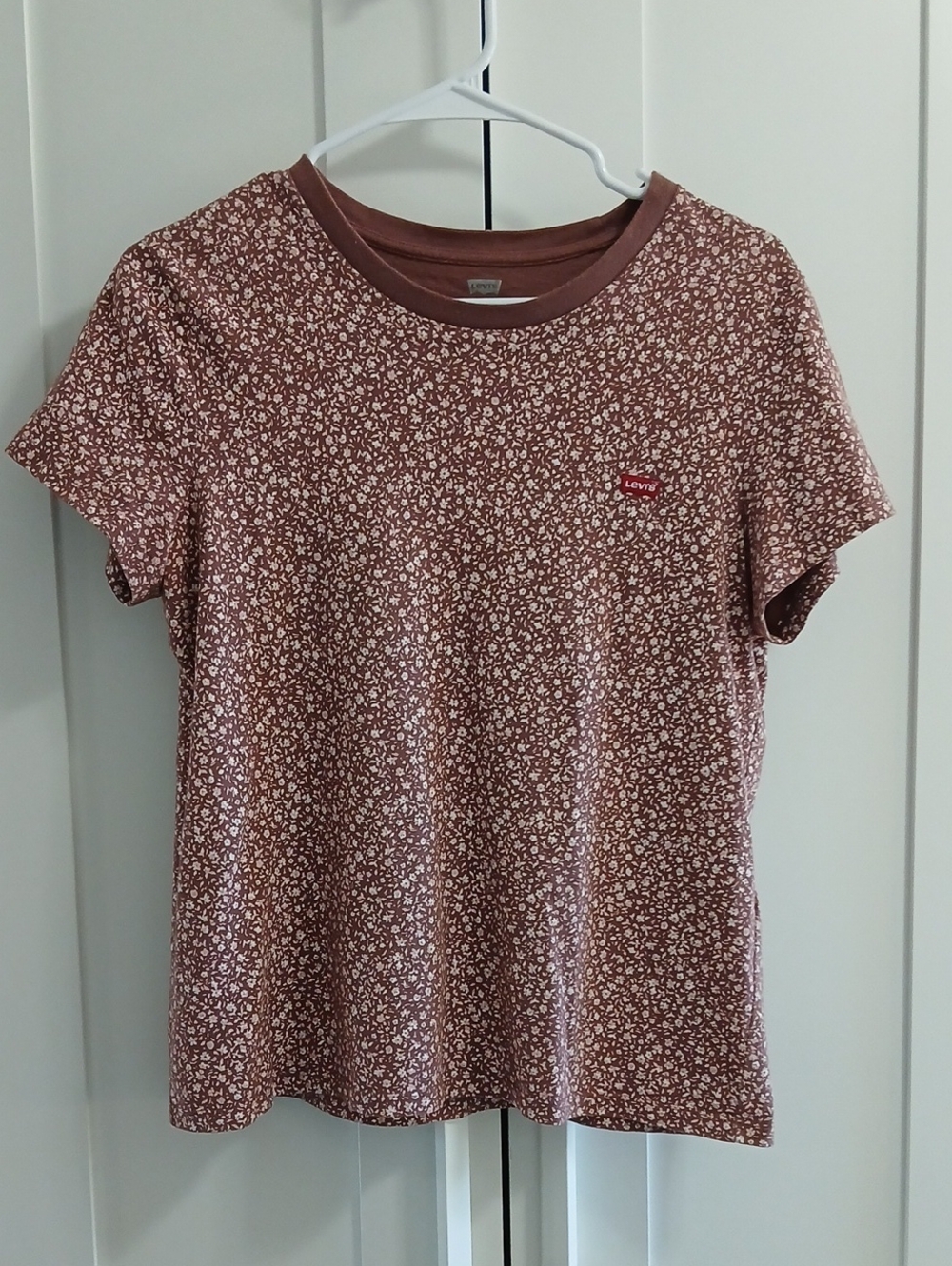 Levi's Women's Dusty Rose Floral Crew Neck Tee Medium